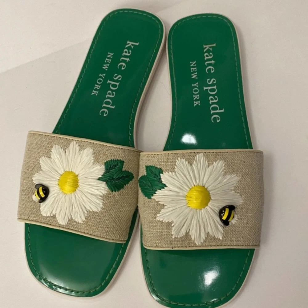 Like new Kate Spade Jute Seraphina Green Daisy Bumble Bee Slide Sandals